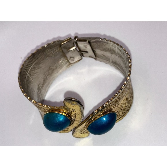 Vintage Faux Turquoise Silver-Tone Cuffs Hinge 2.25 Inch Wide Bracelet! - Picture 8 of 9